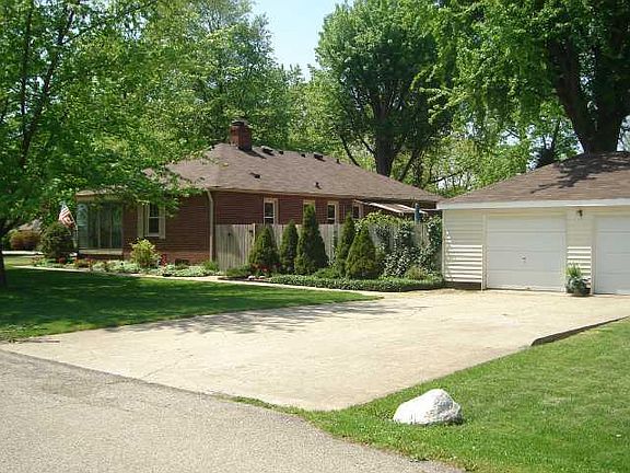 2nd image of 950 E Southview Dr