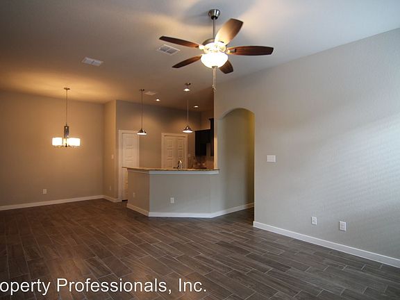 2nd image of 517 Creekside Frst