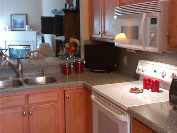 4th image of 8012 Savannah Ct