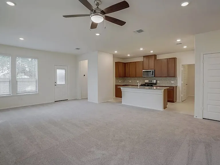 1625 Garlock Dr — Photo 2