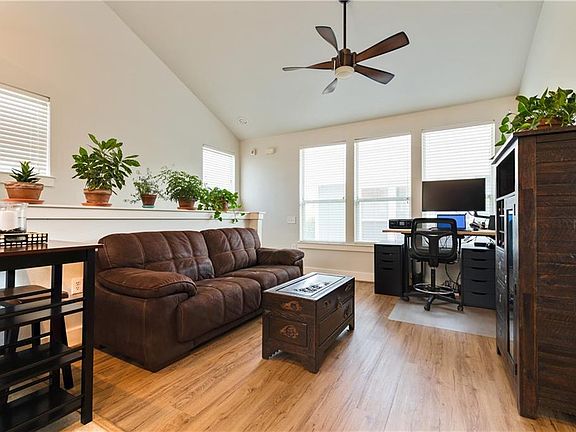 3rd image of 1601 Miriam Ave Unit 120