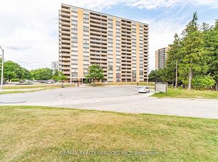 40 Panorama Ct #806, Toronto, ON M9V4M1