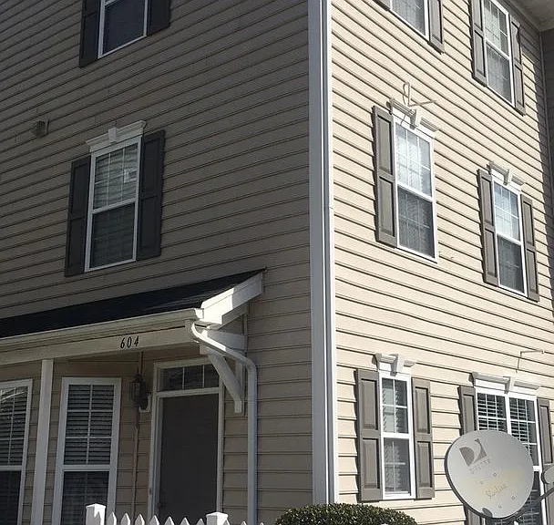 604 Teton Cir — Photo 1