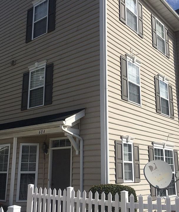1st image of 604 Teton Cir