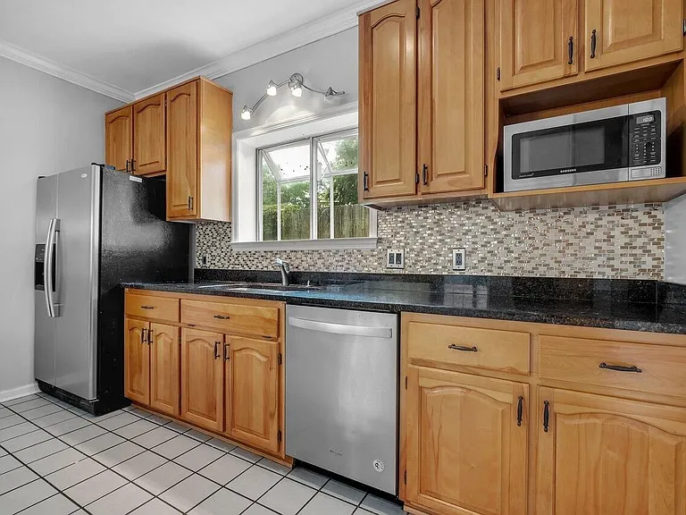 4012 Dutchess Ct — Photo 4