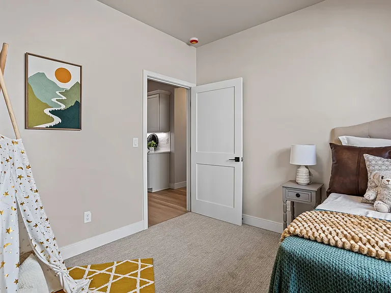 2515 S 47th Ave — Photo 20