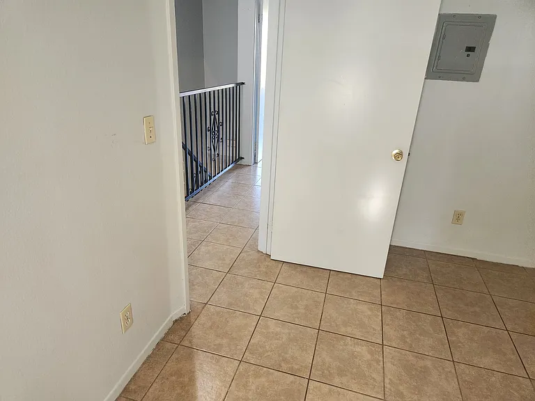 124 W Truslow Ave #4 — Photo 9