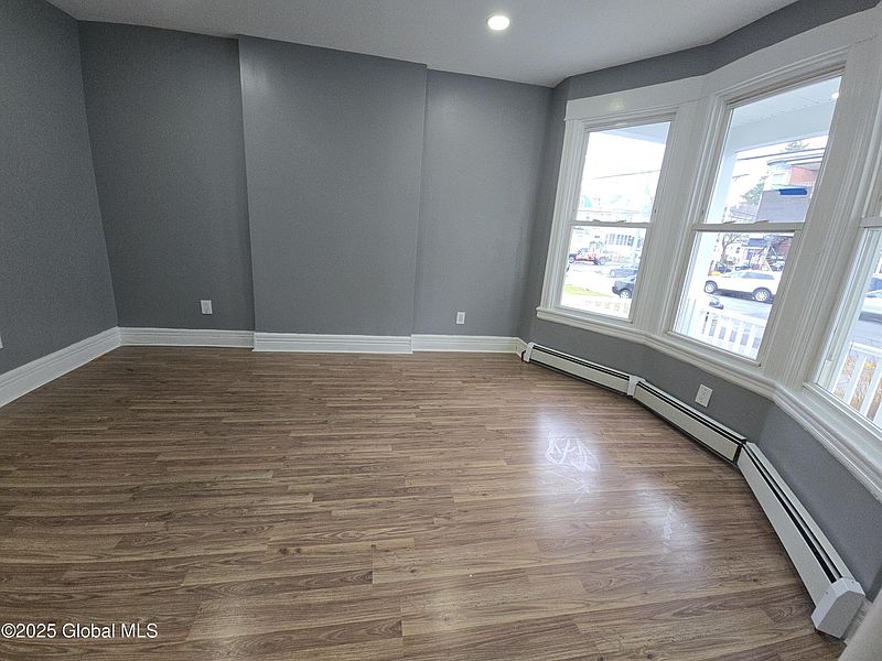 4th image of 309 Manning Boulevard