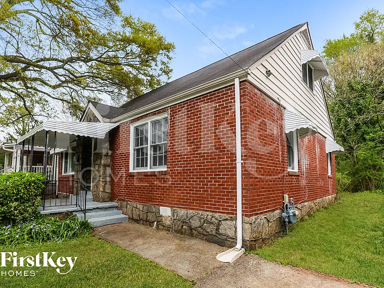 2276 Dauphine St — Photo 2