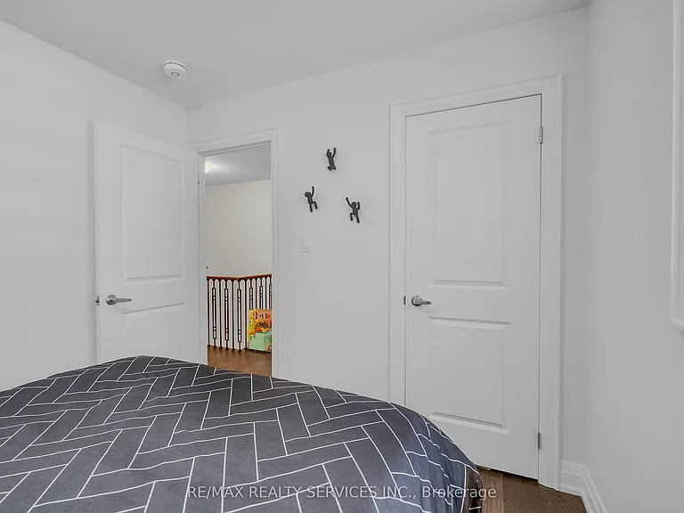 6 Lollard Way — Photo 22
