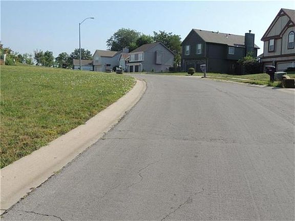 3rd image of 12320 Crystal Ave