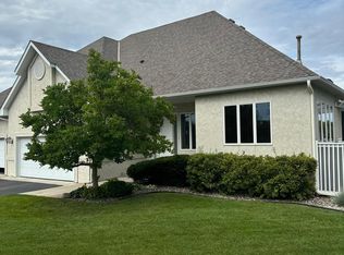 2318 Abbey Point, Shakopee, MN 55379
