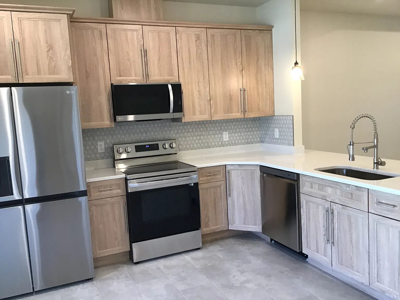 4 bed, 1550 sqft, $1,950 — Photo 4