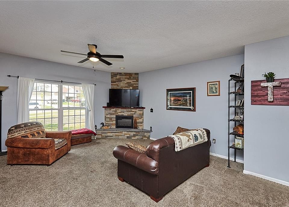 1st image of 3015 SW White Birch Dr