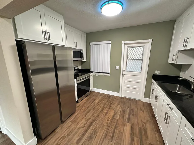 61 NW 35th St #2 — Photo 16