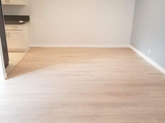 3rd image of 1132 S Oakhurst Dr APT 3