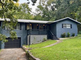 220 W Crest Rd, Rossville, GA 30741