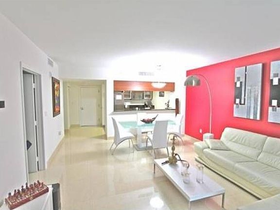 3rd image of 1800 N Bayshore Dr APT 1606