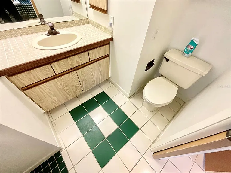 1349 Hillside Dr — Photo 20