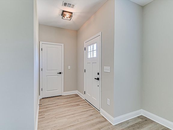 4th image of 1590 Lee Beard Way