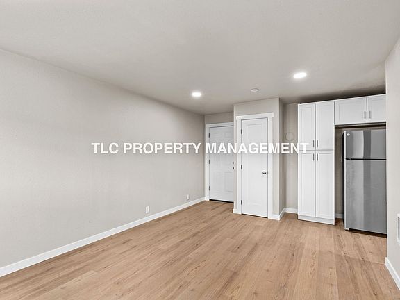 4th image of 227 S 6th St Unit C