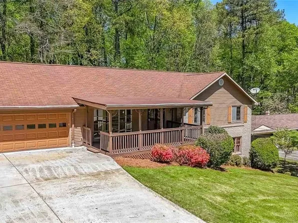 5781 Rollingwood Dr, Stone Mountain, GA 30087