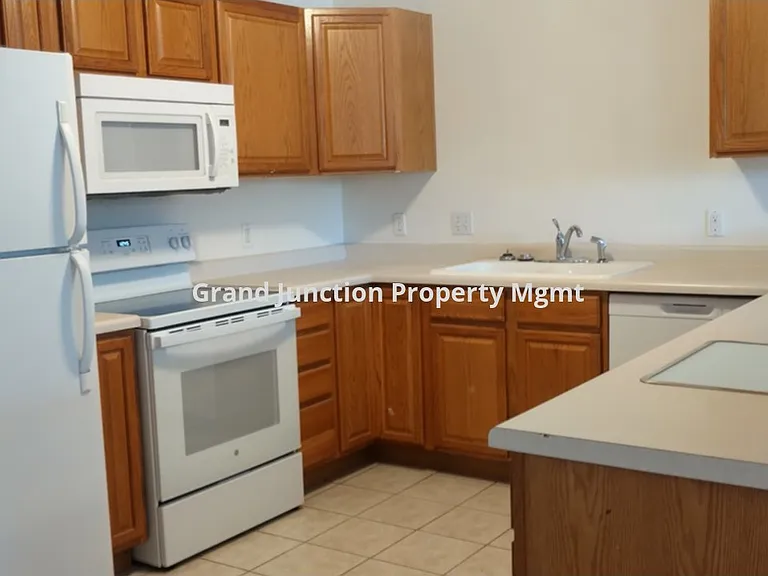 493 Coronado Way #A — Photo 4