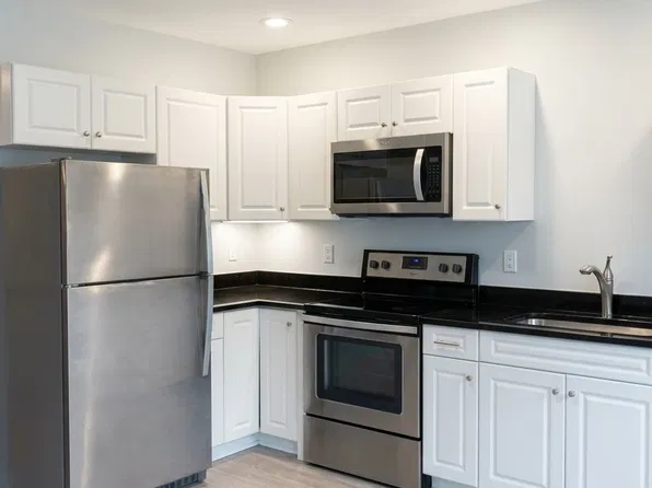 860 Sandwich Rd #7, Buzzards Bay, MA 02532