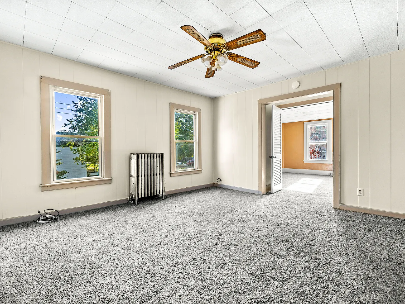 4 bed, 1200 sqft, $1,800 — Photo 1