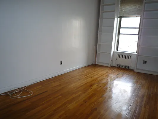 Rented by New Yorker Realty | media 17