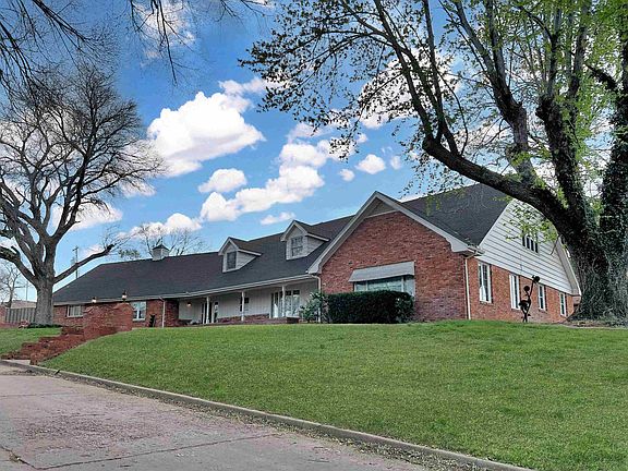2nd image of 701 13th St
