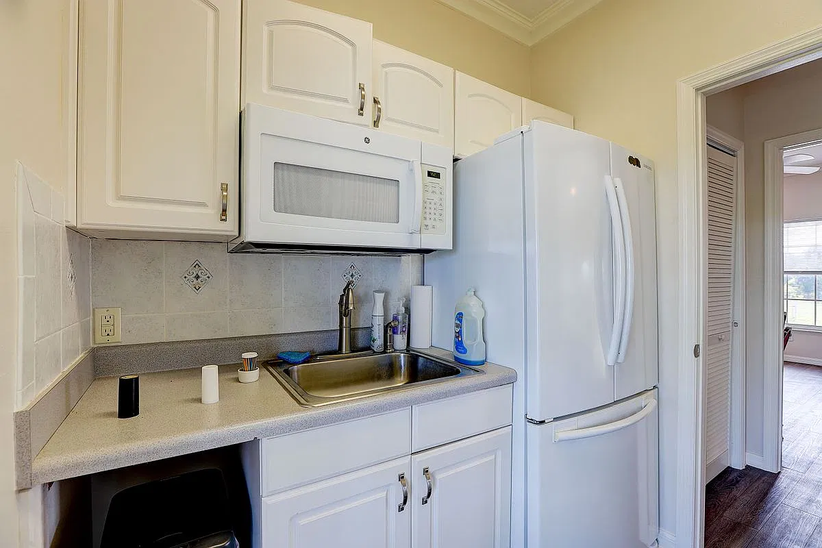 Studio, 3.0 bath, 4514 sqft, $2,500 — Photo 3