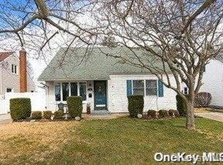 44 Audrey Ave, Plainview, NY