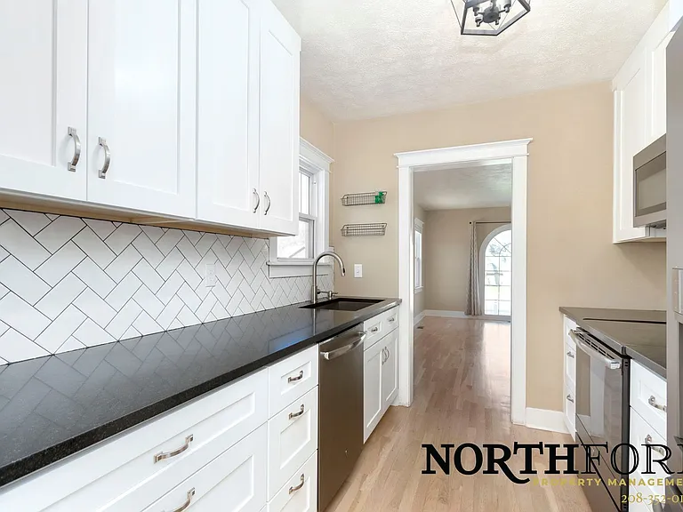 208 N 18th St — Photo 10
