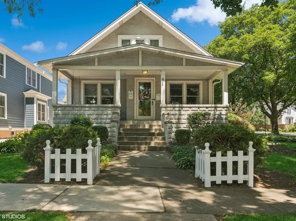 300 W Fremont St, Arlington Heights, IL 60004