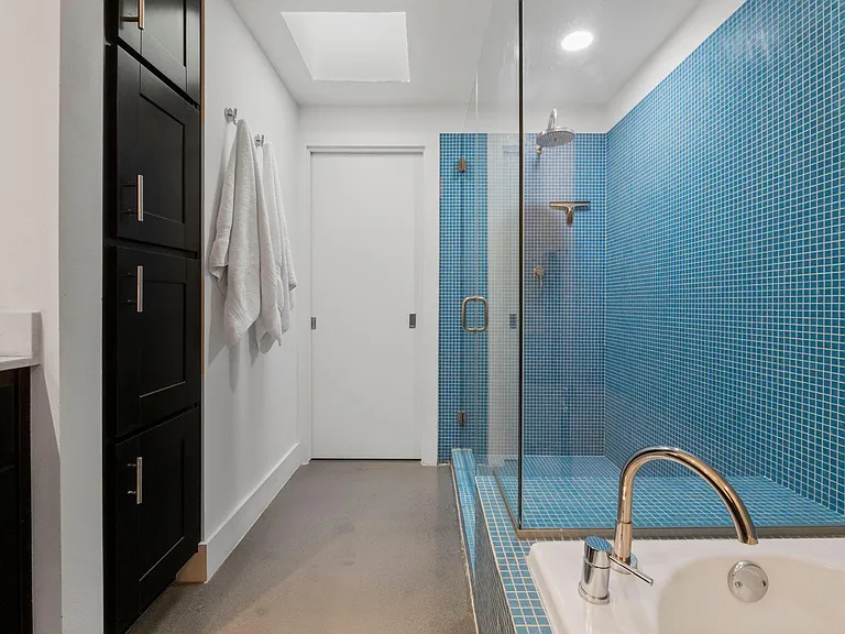 2205 N Lamar Blvd #321 — Photo 27