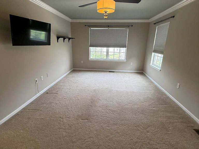 233 Fountayne Ln — Photo 19
