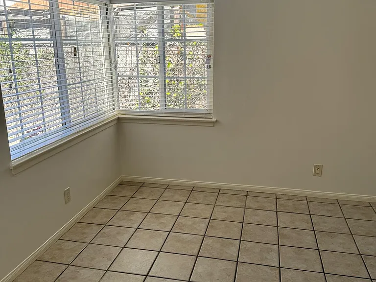 11132 Stockwell Dr #B — Photo 8