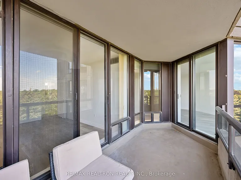 7440 Bathurst St #608 — Photo 29