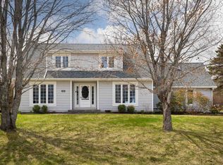 40 Bardin Cres, Charlottetown, PE C1E1N2