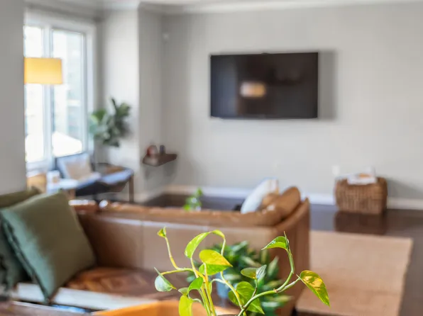 15 Legend Hills Drive image 10 of 28