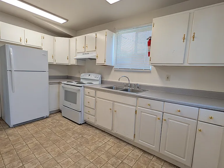 429 E Heroy Ave — Photo 11