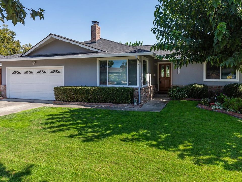 1st image of 1018 Woodbine Way