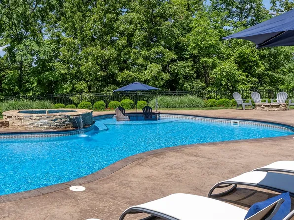 407 NW Linebarger Ln, Bentonville, AR 72712
