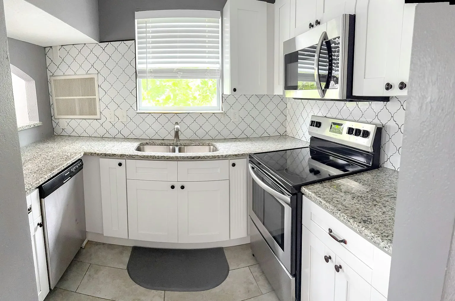 214 Columbia Drive, Unit 3 — Photo 2