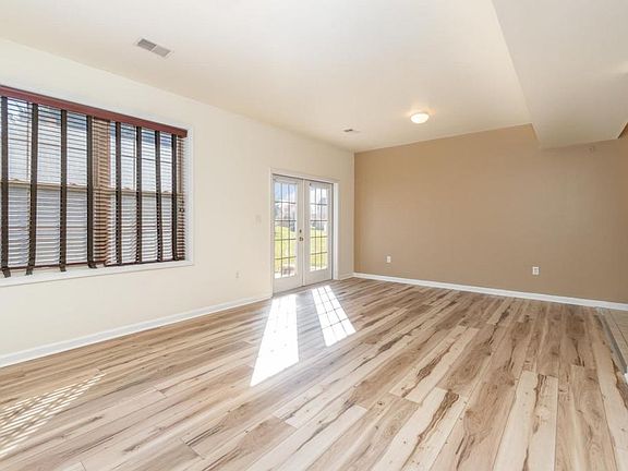 5th image of 306 Channing Dr
