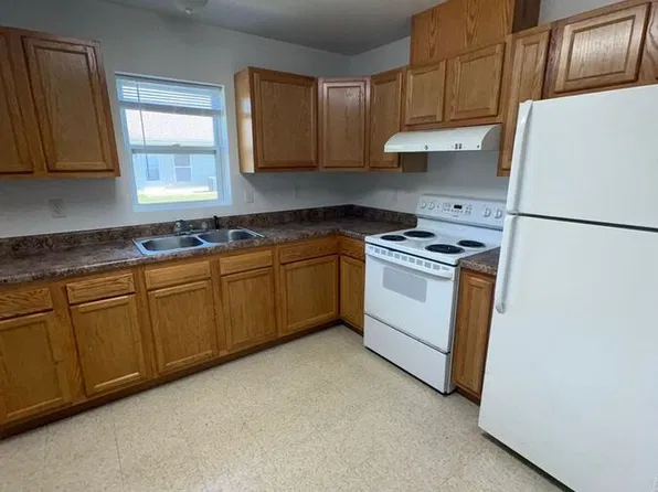 9 James Courtney Blvd, Lawrenceville, IL 62439