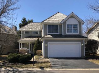 2238 Brookside Ln, Aurora, IL 60502