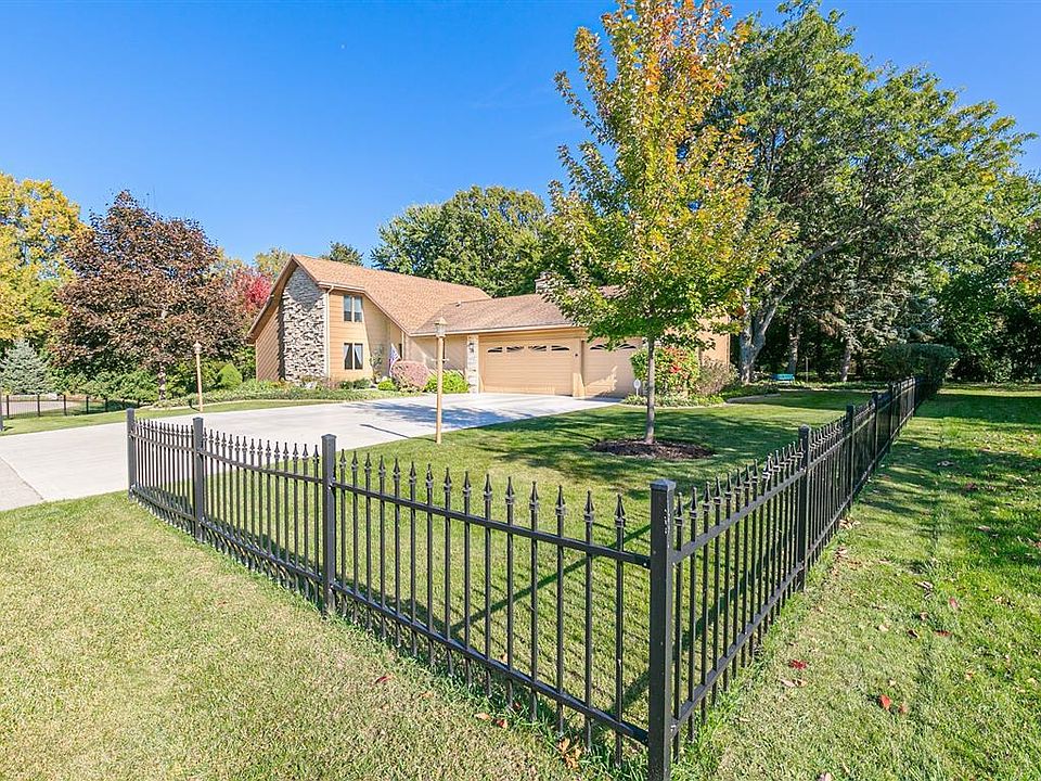 1st image of 1851 Lakeshore Dr