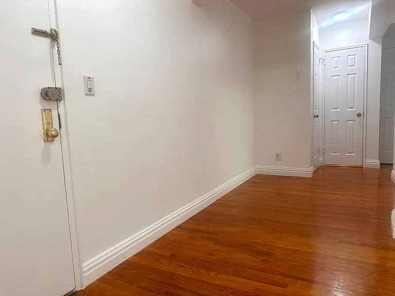 2160 Center Ave #4S — Photo 6